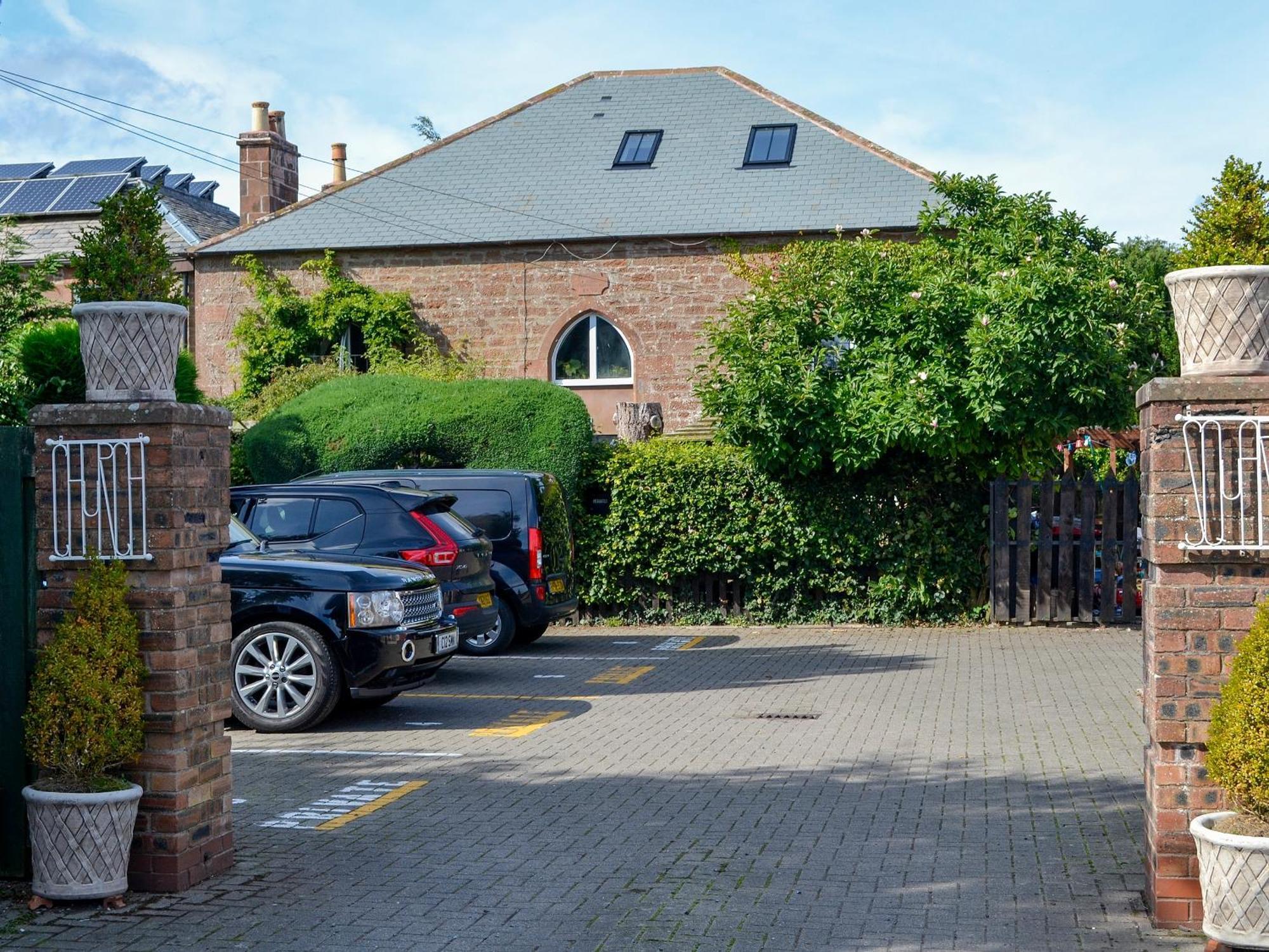 5 Church Square Rigg Екстериор снимка
